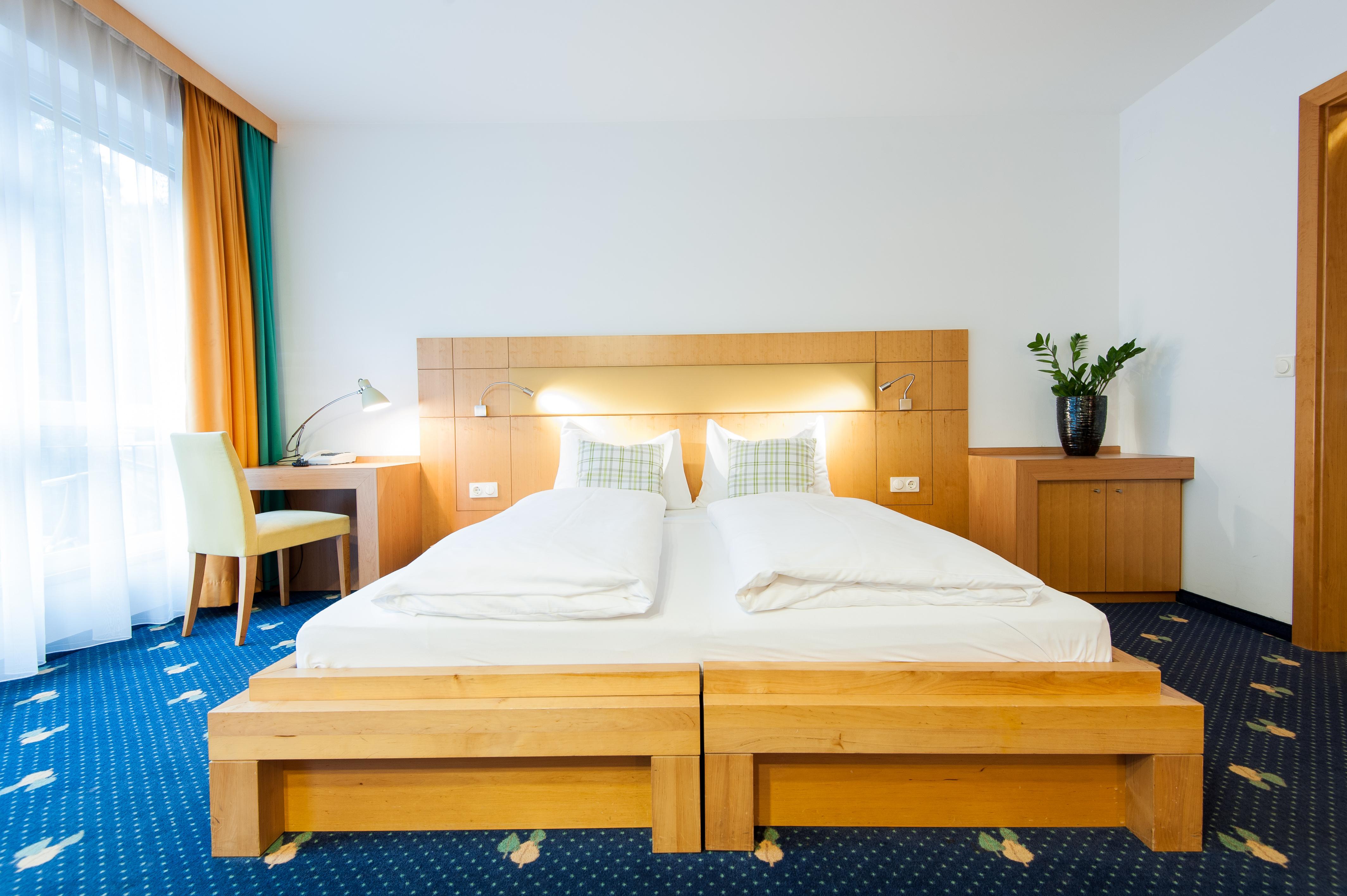 Hotel Der Waldhof Цел ам Зее Екстериор снимка