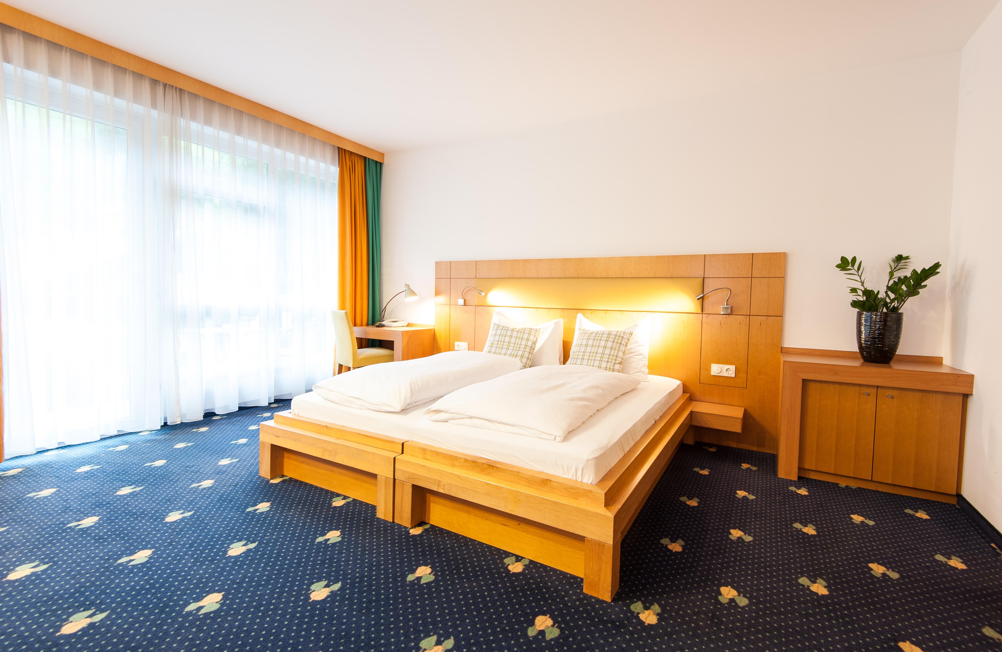 Hotel Der Waldhof Цел ам Зее Екстериор снимка