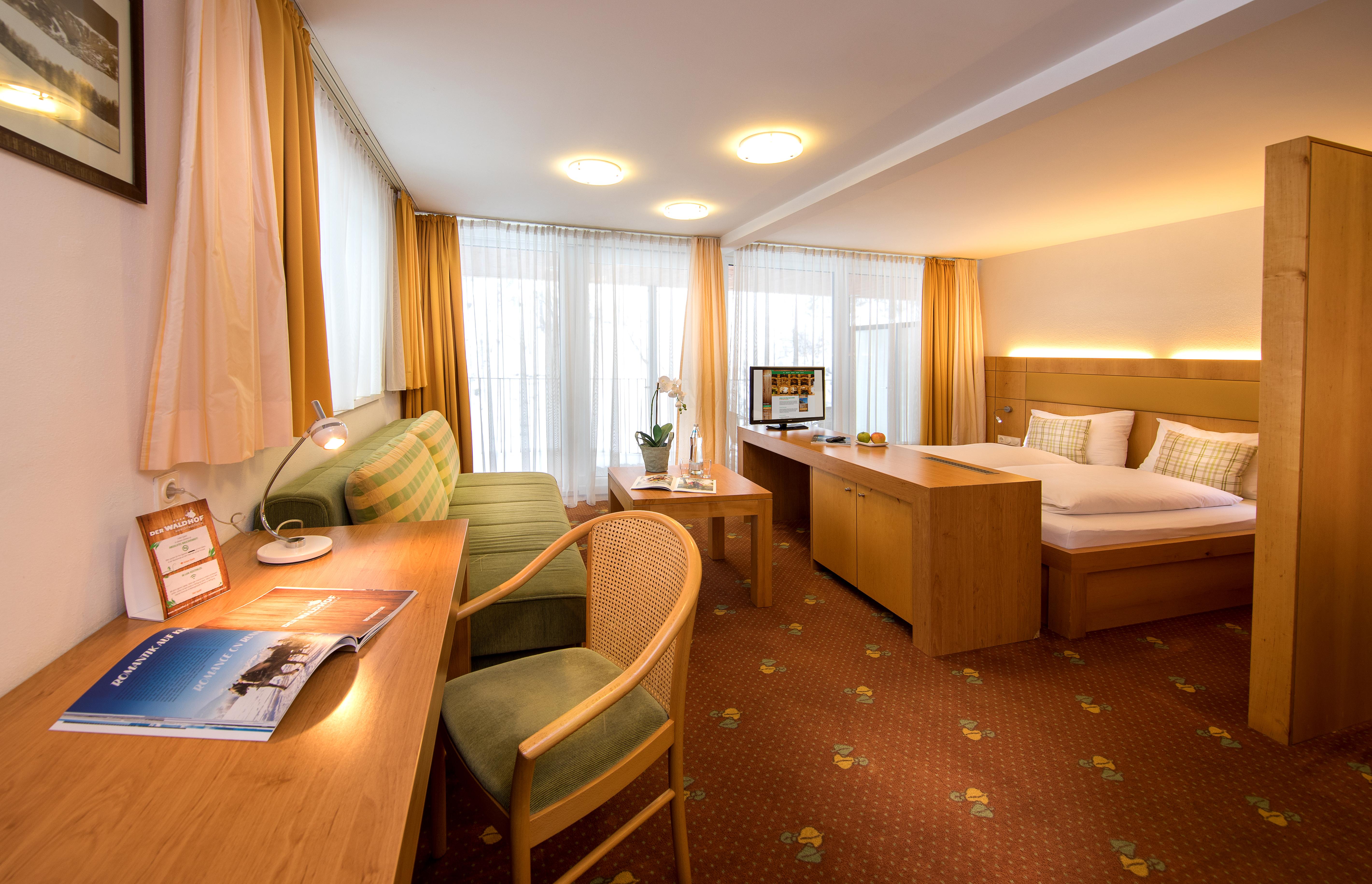 Hotel Der Waldhof Цел ам Зее Екстериор снимка