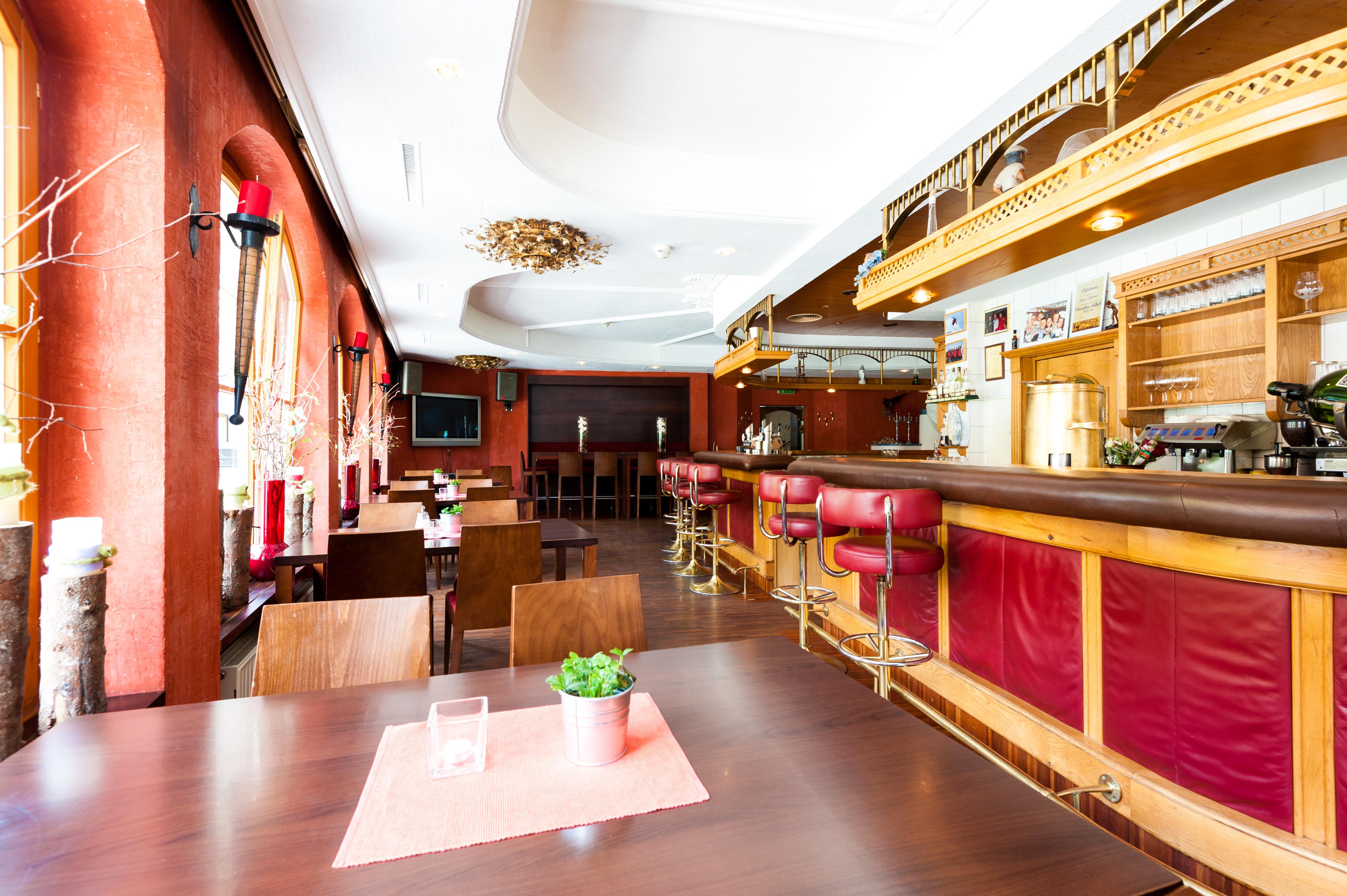 Hotel Der Waldhof Цел ам Зее Екстериор снимка
