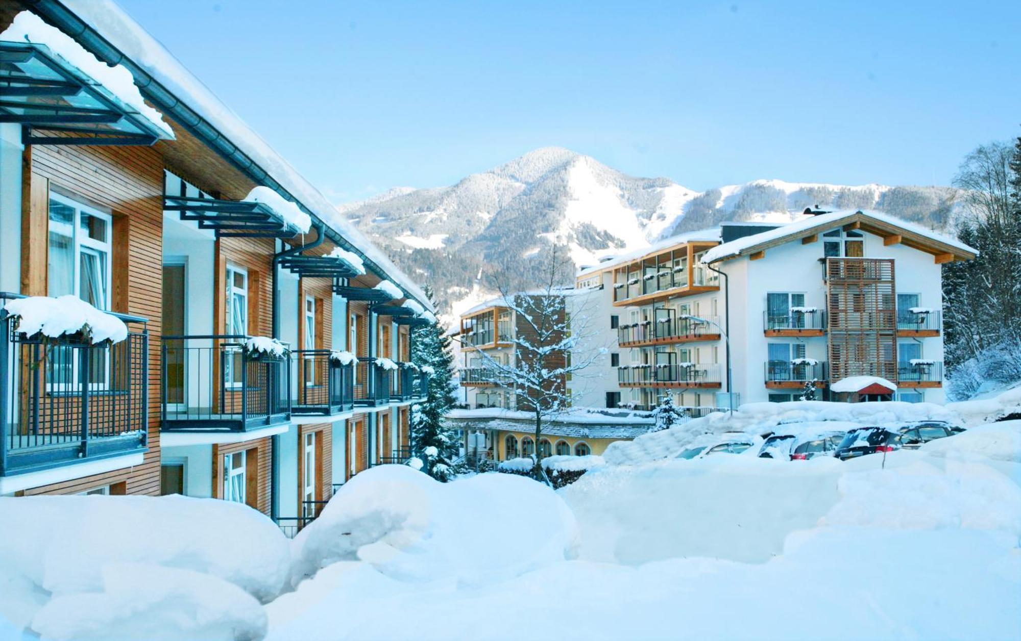 Hotel Der Waldhof Цел ам Зее Екстериор снимка