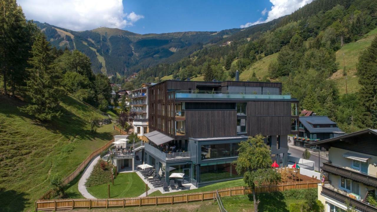Hotel Der Waldhof Цел ам Зее Екстериор снимка